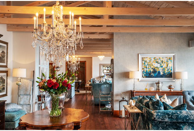 Tintswalo-Atlantic-Wedding-Venue-Chapmans-Peak-Cape-Town-Lounge-Decor-Chandelier